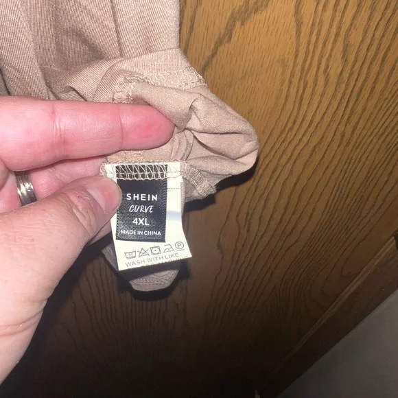 SHEIN Curve 4x women’s lace sleeve top - Picture 4 of 5